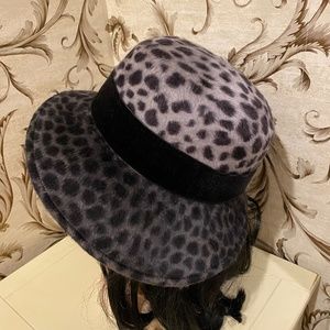 Wool and cashmere gray leopard hat